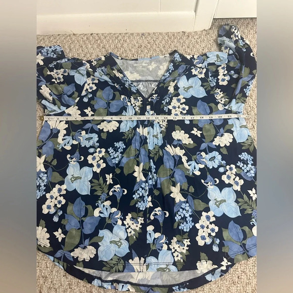 Lands' End Blue Floral Relaxed Blouse size L/P - Picture 7 of 9